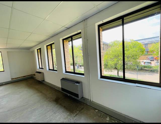 197M² OFFICE TO LET IN VORNA VALLEY